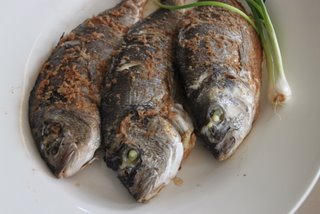 Gebackener Fisch mit Gewürzen