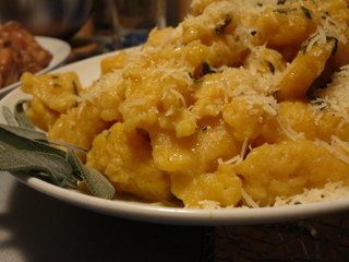 Kürbis-Gnocchi mit Salbeibutter