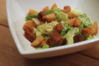 Caesar-Salat mit Croûtons