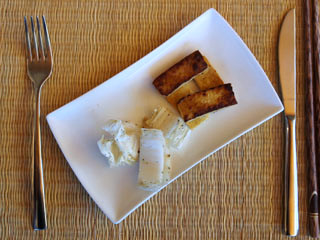 Knuspriger Tofu auf Chinakohl