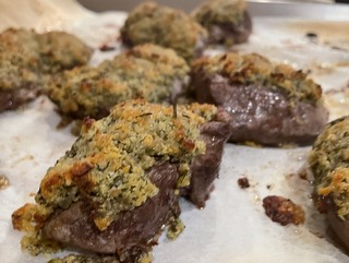 Rehschnitzel mit Marroni-Kruste