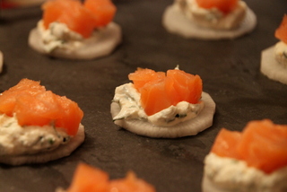 Rettich-Häppchen mit Lachs